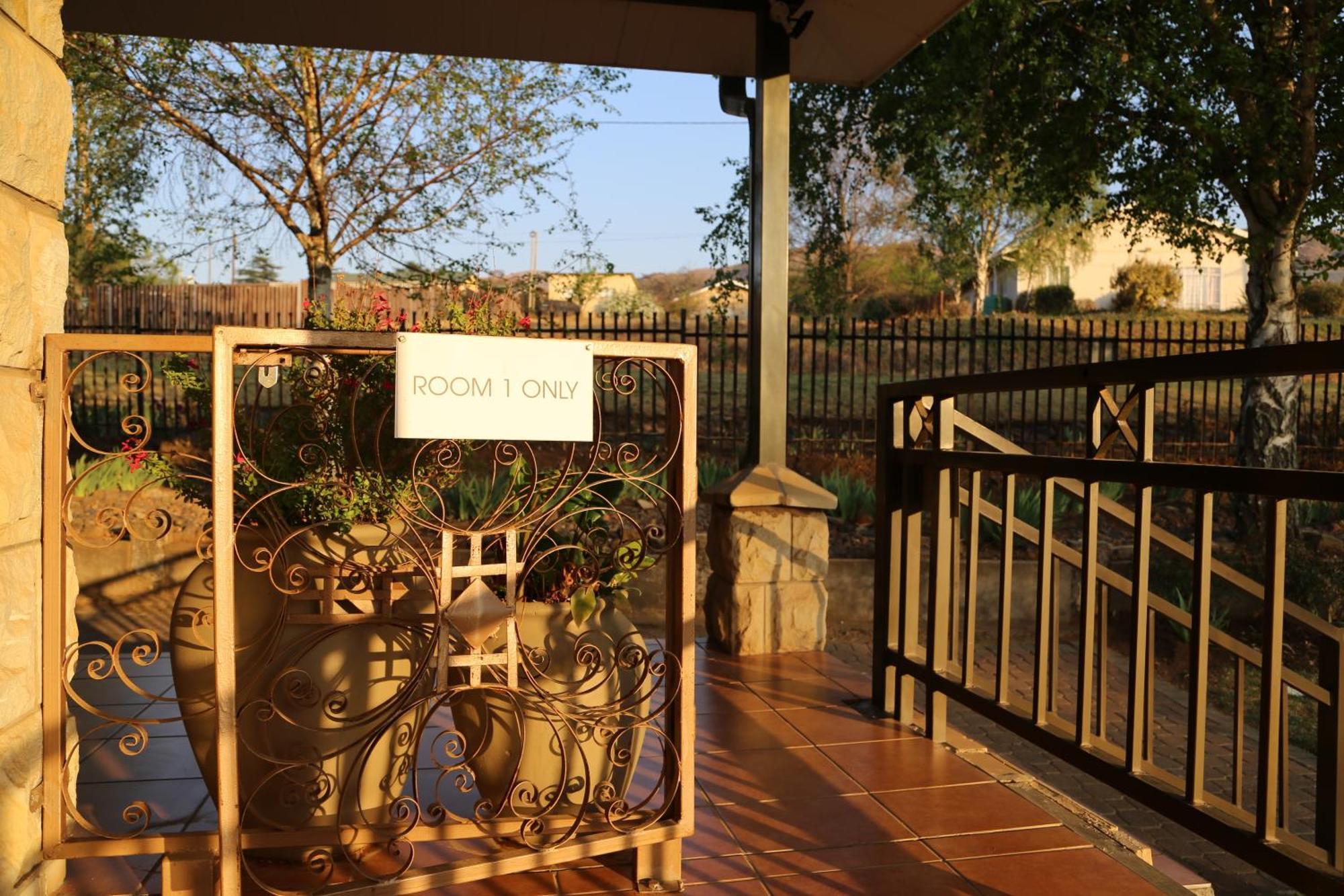 Mt Horeb Manor Clarens Bagian luar foto